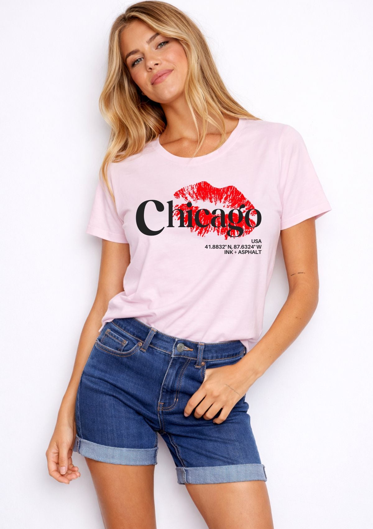 Chicago Smooch™ Graphic T-Shirt | Coordinates Travel Tee