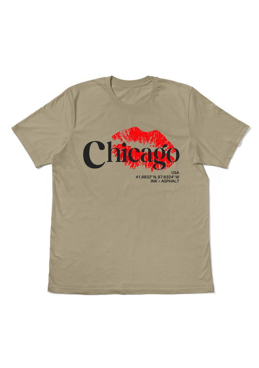 Chicago Smooch™ Graphic T-Shirt | Coordinates Travel Tee